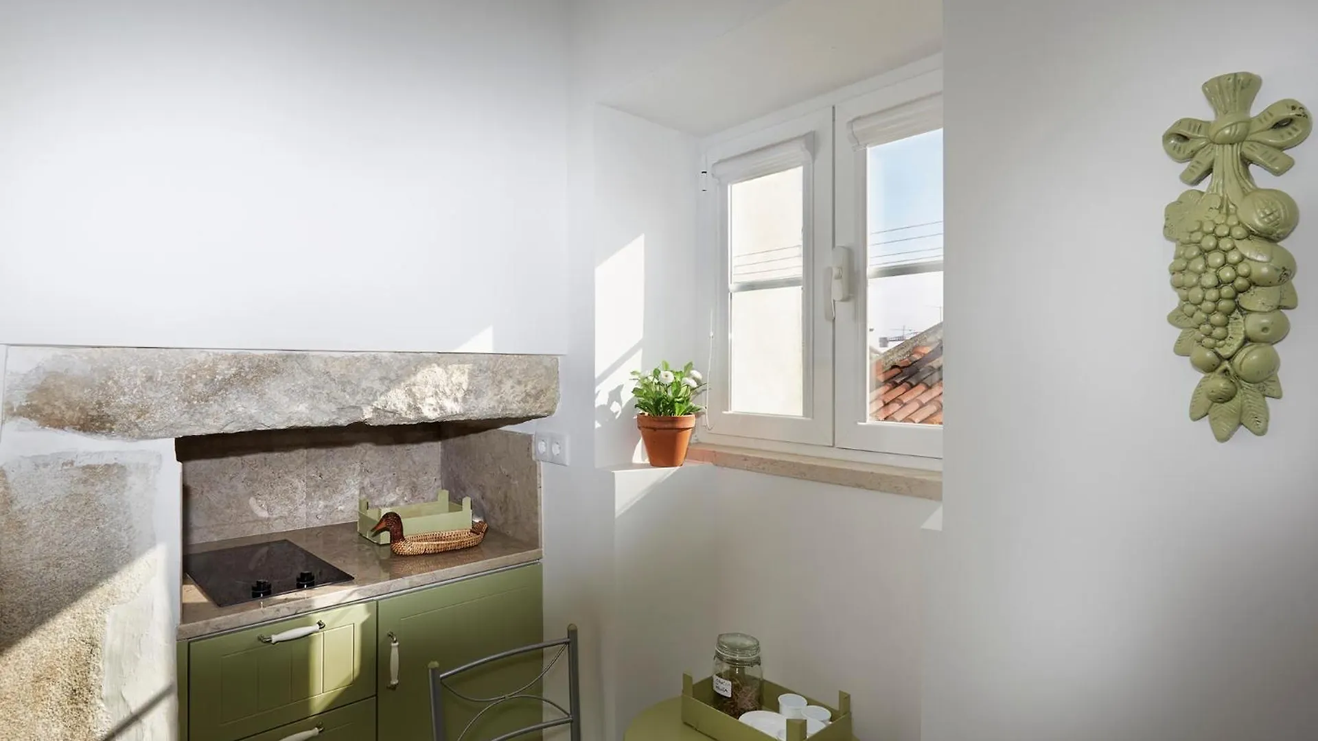 Apartment Alfama Cozy Studios By Get Your Stay Lisbon